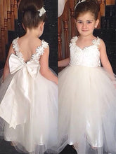 Load image into Gallery viewer, Cute Flower Girl Dresses For Wedding, Little Girl Dress With Bow, FD025